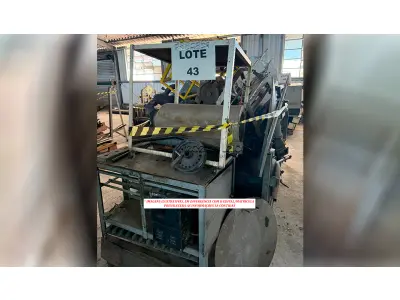 LOTE 043 - SUCATA - MATERIAL FERROSO (B)