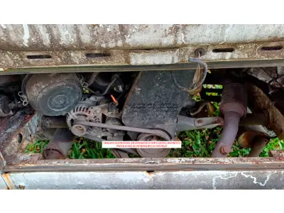 LOTE 064 - VEÍCULO - VW / KOMBI (ESTADO DE SUCATA)