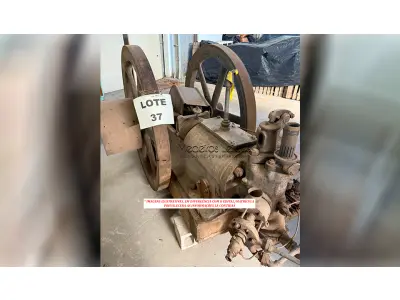 LOTE 037 - VEÍCULO (SUCATA) - MOTOR A PARAFINA