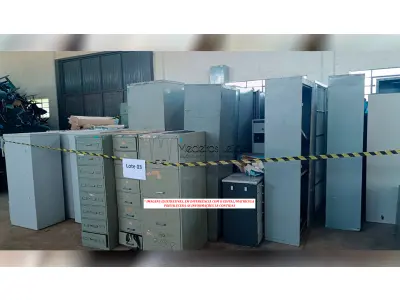 LOTE 003 - MÓVEIS COMERCIAIS E PARA ESCRITÓRIO