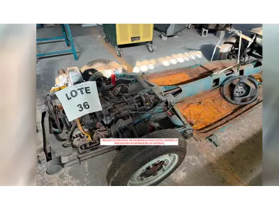 LOTE 036 - VEÍCULO (SUCATA) - CHASSIS WV FUSCA (MOTOR EM CORTES)